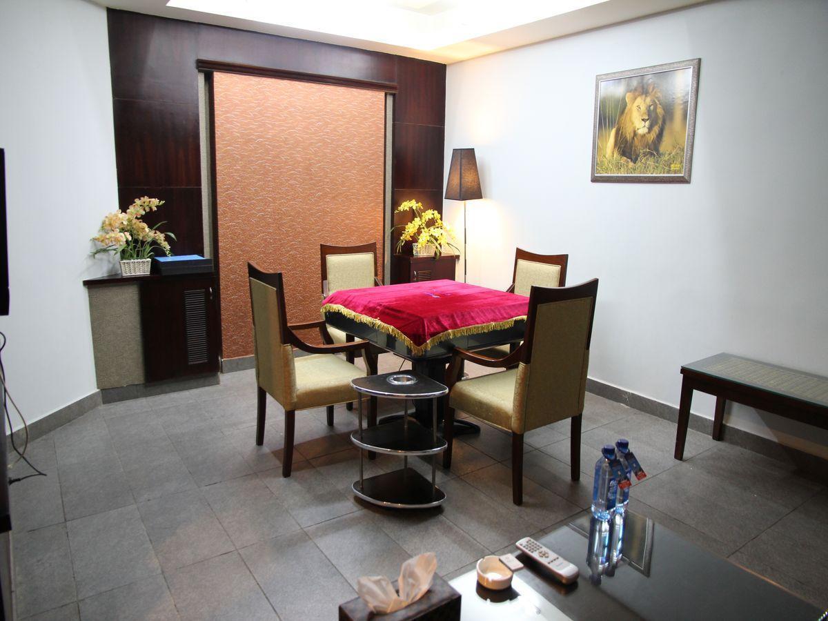 Serengeti Hotel Haikou  Exterior foto
