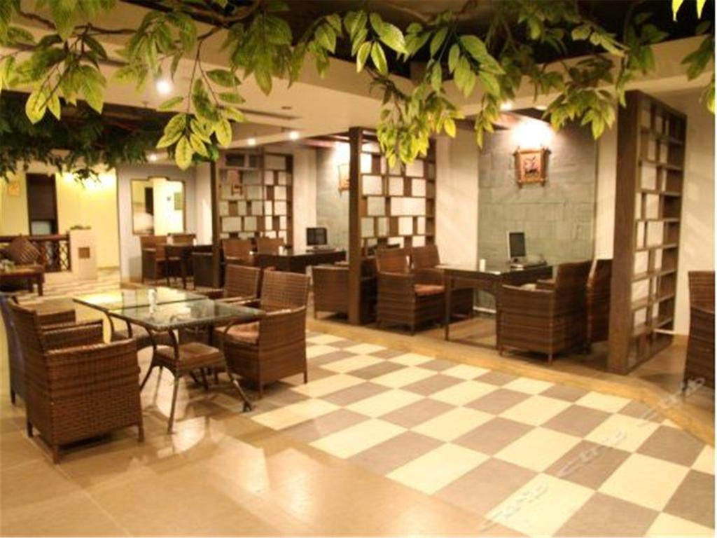 Serengeti Hotel Haikou  Exterior foto