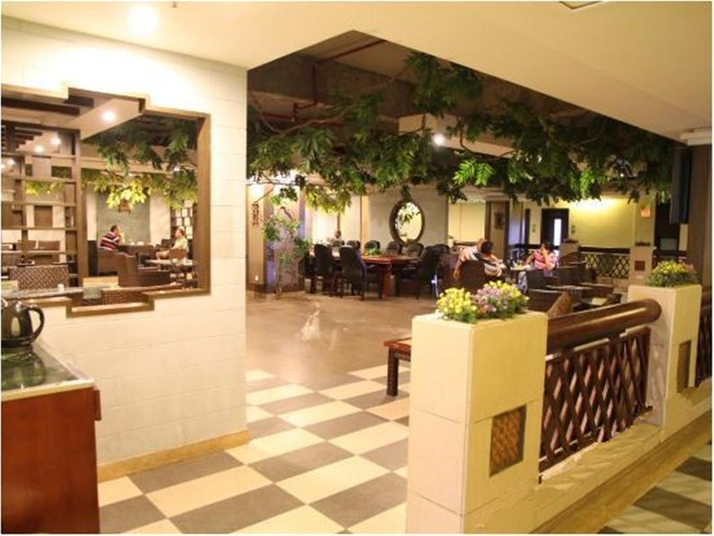 Serengeti Hotel Haikou  Exterior foto